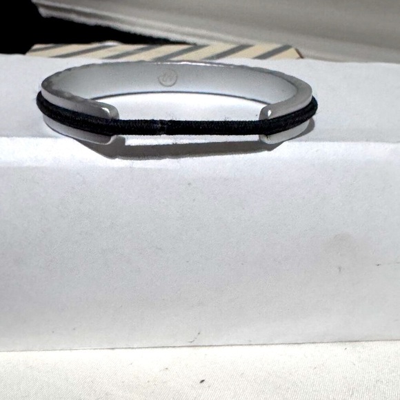 ✨ Maria Shireen Purity Adjustable Hair Tie Bracelet – Chic and Clever! ✨ - Picture 13 of 16